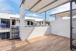 Alana (D28), Terrace #578928671